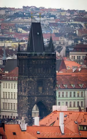 Pokus s 800mm objektivem - Praha pohled na Mosteckou věž